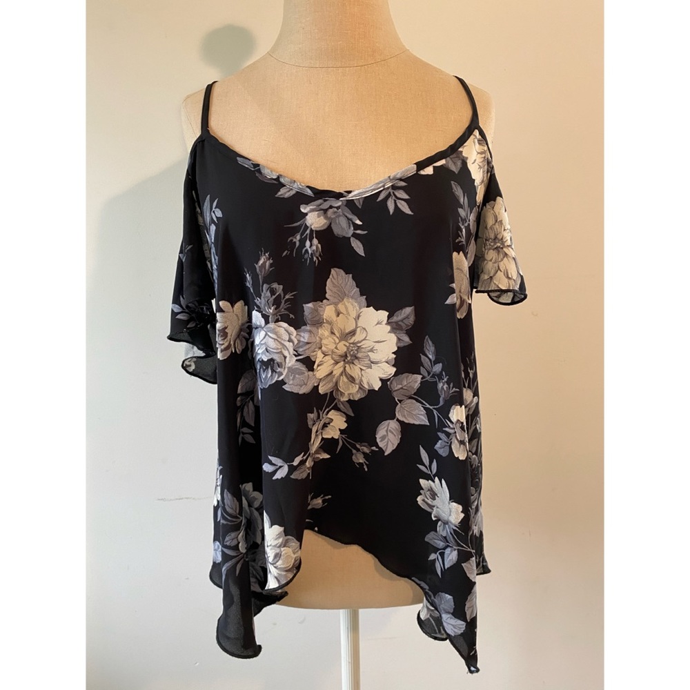 CHARLOTTE RUSSE | floral blouse